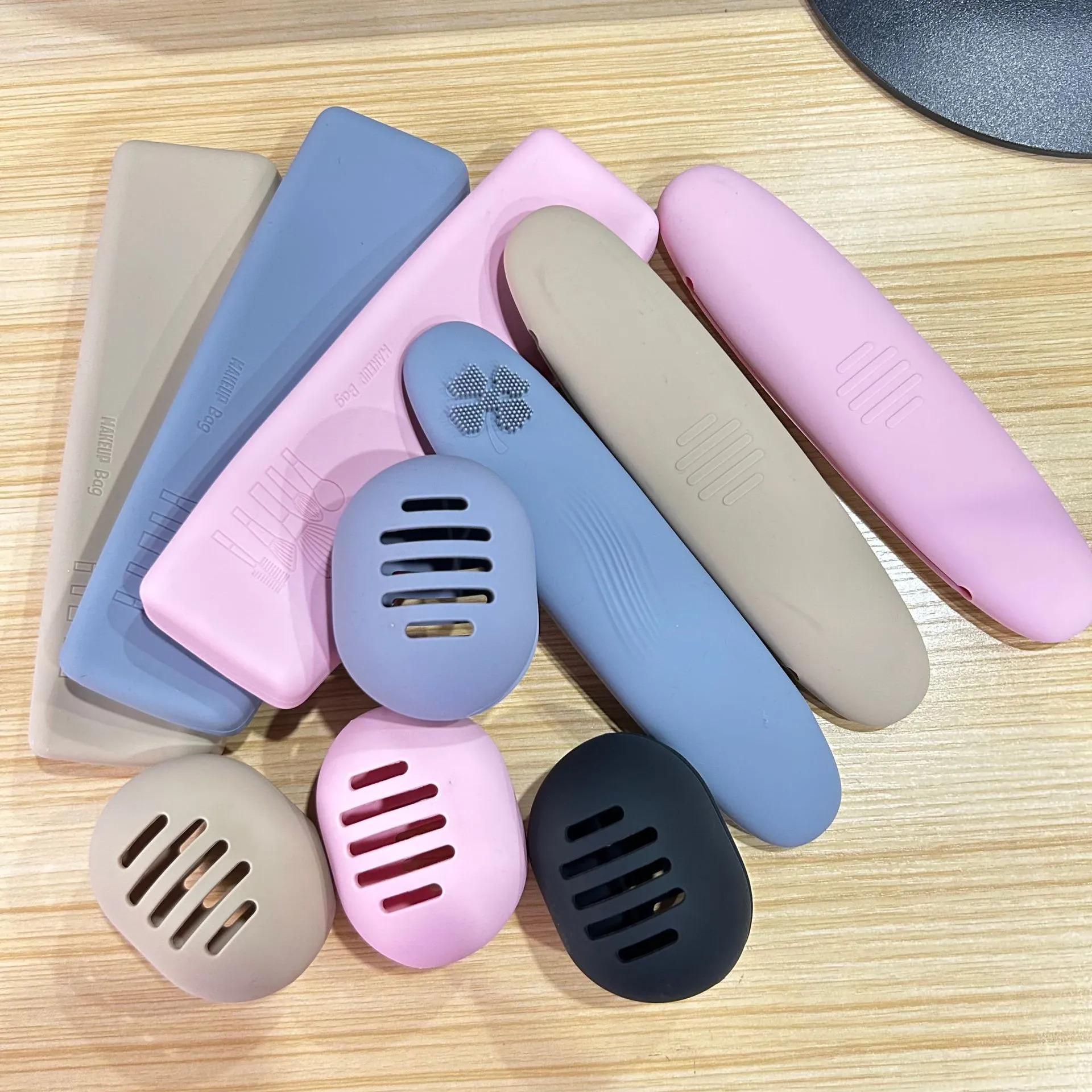 Single Compartment Travel Silicone Makeup Product Holder
