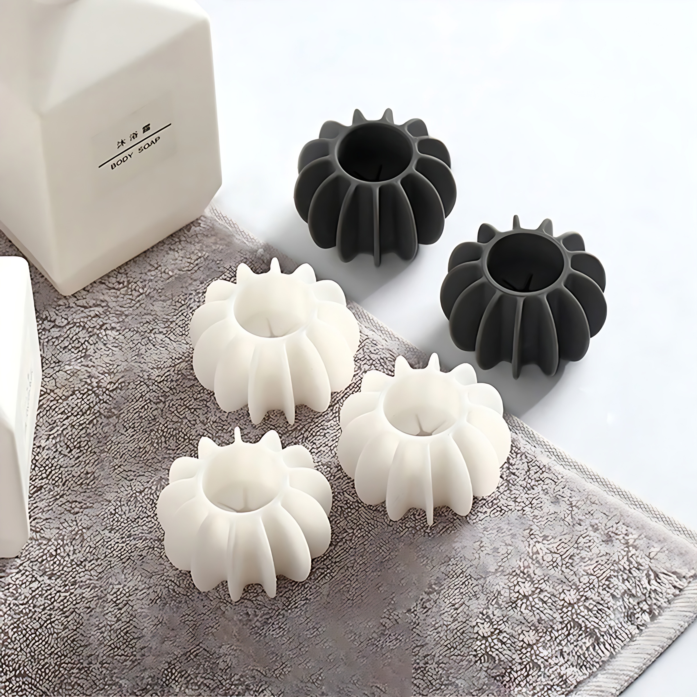 Magic Laundry Ball: Prevent Clothes from Tying Together